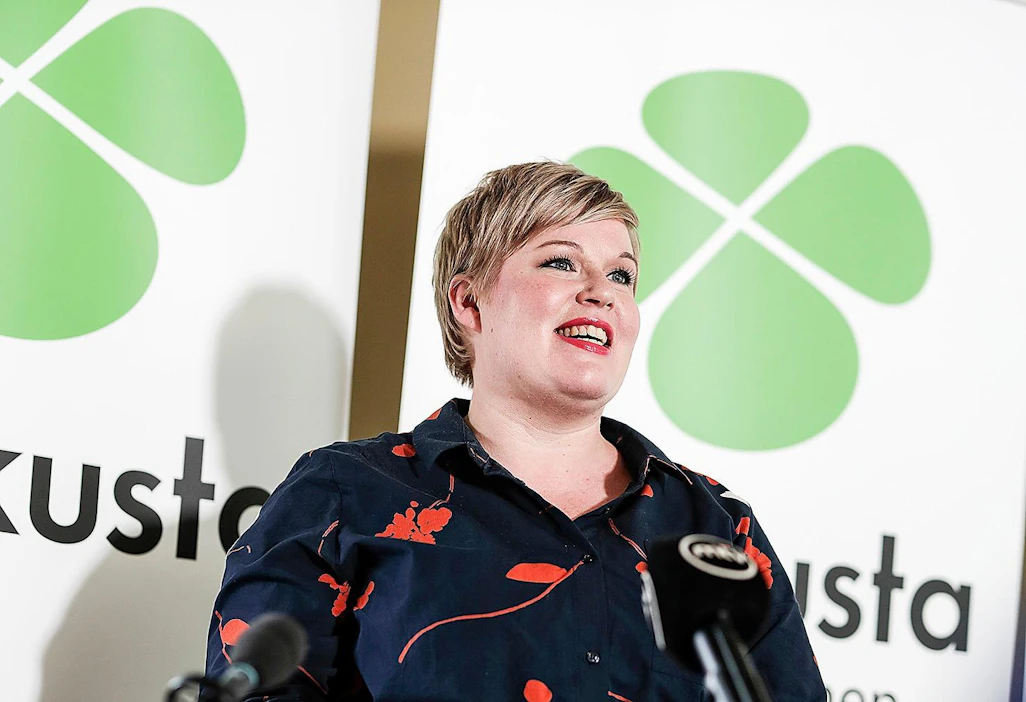 Keskustan puheenjohtaja Annika Saarikko kehuu MTK:n käytännönläheistä suhtautumista ilmastonmuutoksen vastaiseen työhön.