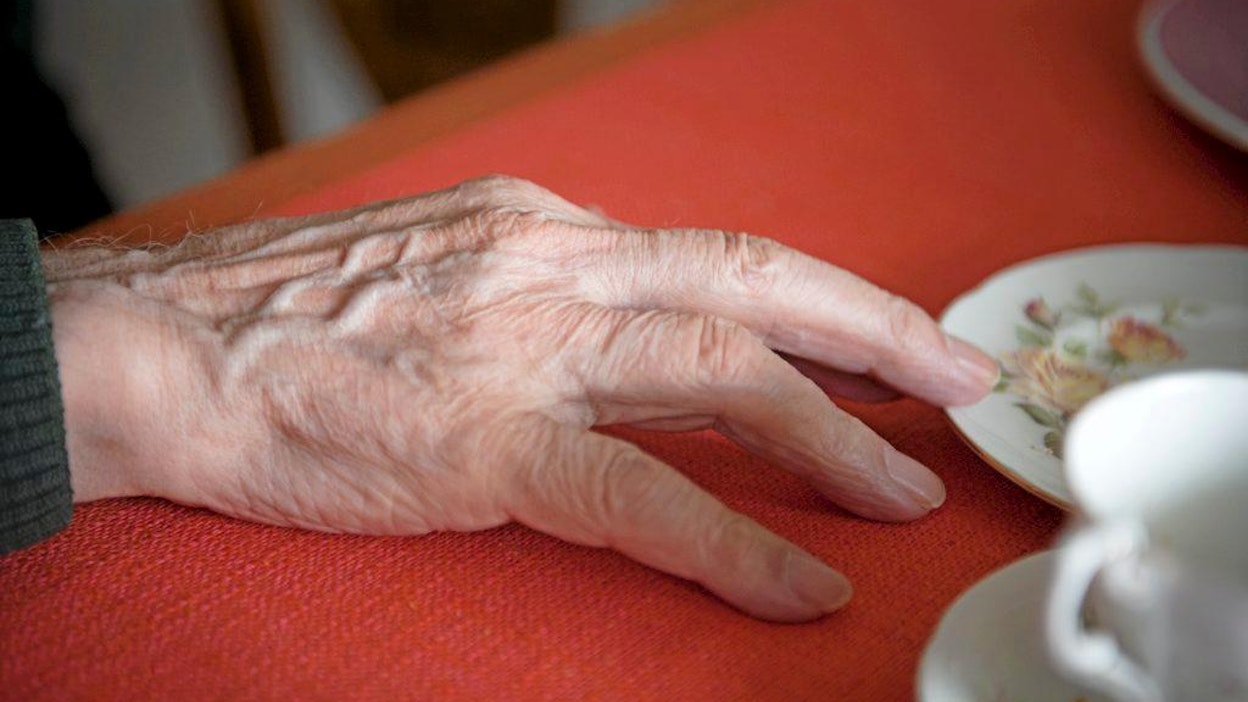 Risto Isännäinen, vanhus vanhat kädet