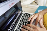 Airbnb on matkailijoiden suosima sivusto, jossa kuka tahansa voi ilmoittaa vaikkapa oman asuntonsa lyhytaikaisesti vuokrattavaksi. LEHTIKUVA / Roni Rekomaa