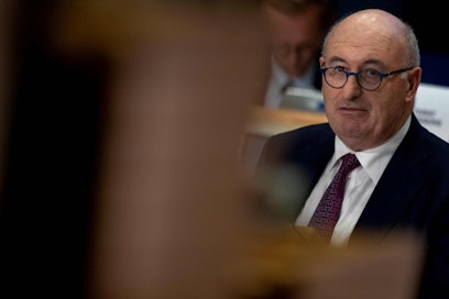 EU:n kauppakomissaari Phil Hoganin mukaan autotullien uhkaa ei käsitelty Washingtonissa käydyissä neuvotteluissa. LEHTIKUVA/AFP