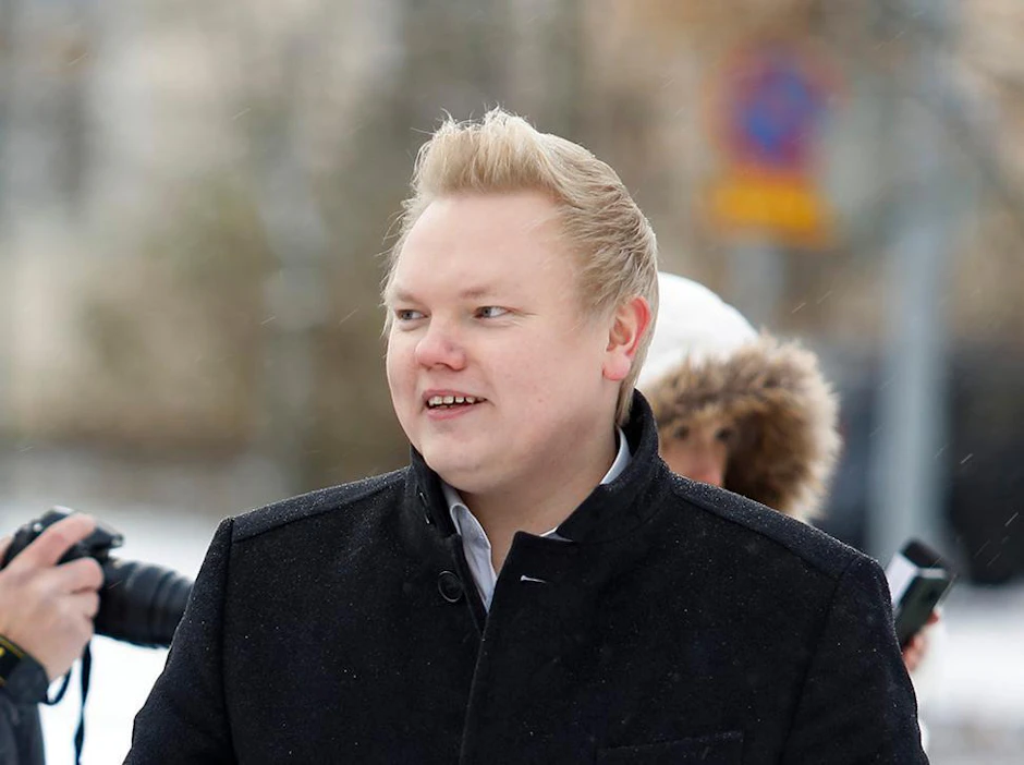 Keskustan eduskuntaryhmän puheenjohtaja Antti Kurvinen pitäisi presidentin toimikaudet ja valtaoikeudet ennallaan.