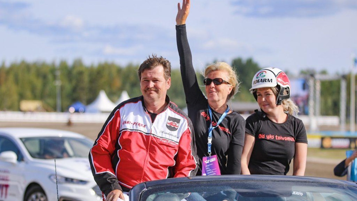 Team kuninkaantekijät: Pauli, Ritva ja Laura Raivio.