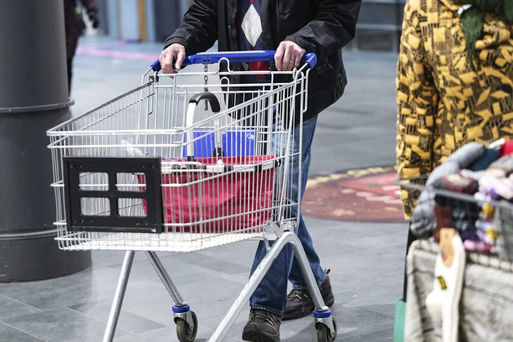 Päivittäistavarakaupan hintaindeksin mukaan päivittäistavaroiden hinnat nousivat joulukuussa 2,2 prosenttia vuoden 2020 joulukuusta LEHTIKUVA / Roni Rekomaa