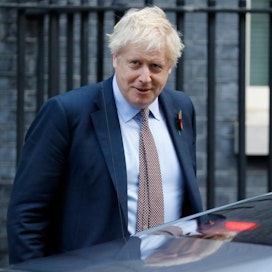 Pääministeri Johnson vieraili keskiviikkoaamuna kuningattaren luona pyytämässä parlamentin hajottamista viisiviikkoisen kampanja-ajan aloittamiseksi. Lehtikuva/AFP