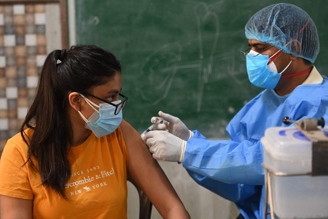 Intian terveydenhuoltojärjestelmä on ylikuormittunut pahasti.