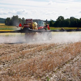 Suomesta ei löydetty laittomia kasvinsuojeluaineita. Vahingossa viljelijät ovat voineet käyttää aineita väärin, kerrotaan Tukesista.