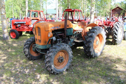 Fiat 441R -traktoria valmistettiin vuosina 1961-64.