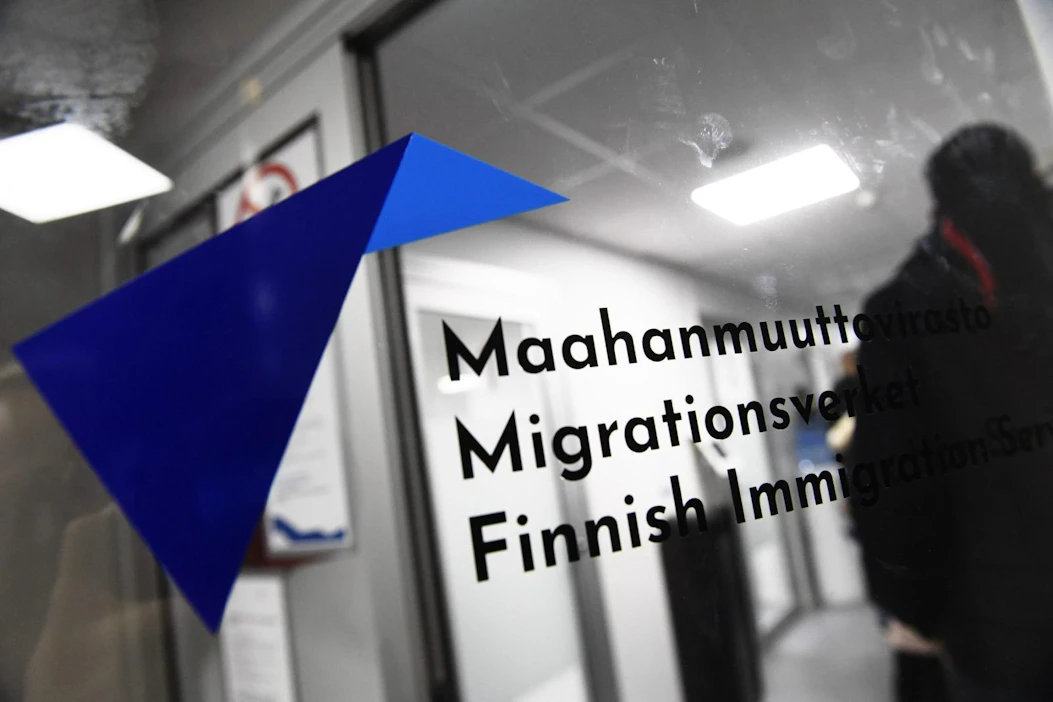 Maahanmuuttovirasto on ryhtynyt tarkistamaan tekemiään päätöksiä maastapoistamista odottavien henkilöiden osalta. LEHTIKUVA / VESA MOILAINEN