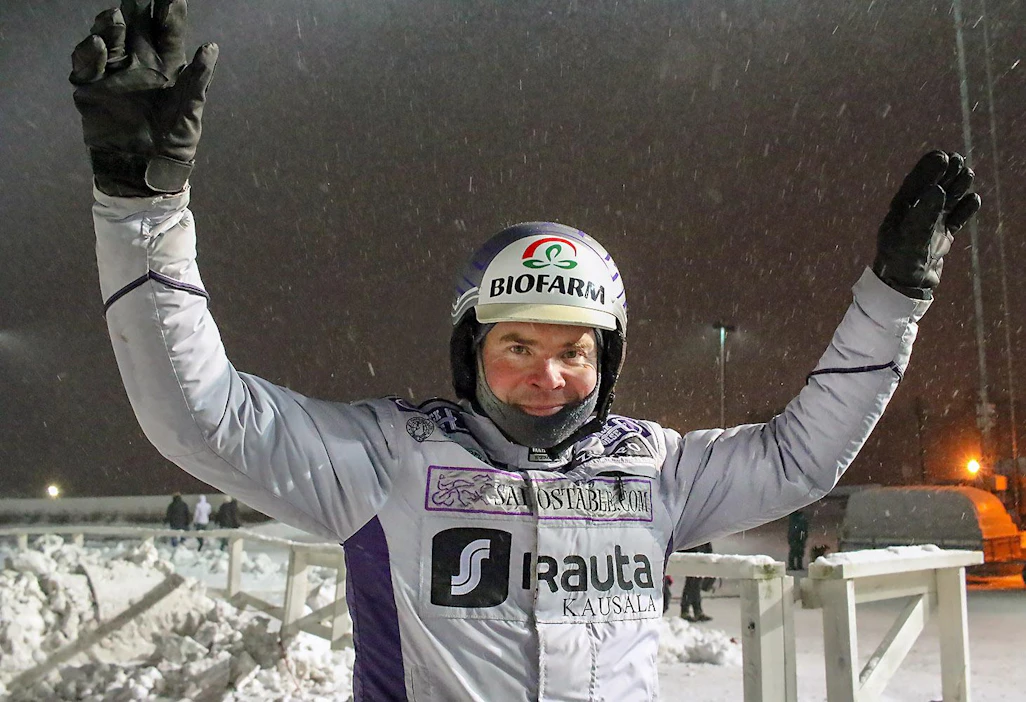 Matias Salo saattaa päästä tuulettamaan illalla Lappeenrannan raveissakin, vaikka pakkanen puree ja vaikka tallin yksi T65-suosikki, Elliot, joutuu jäämään pois. Kausalalaisella on silti kolme valmennettavaa startissa - tosin vain Quick Vald 65-kohteissa.