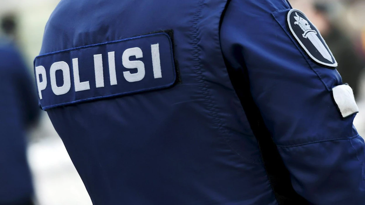 Poliisi valvoi tehostetusti etenkin mökkiliikennettä ja muuta vapaa-ajanviettoliikennettä. LEHTIKUVA / EMMI KORHONEN