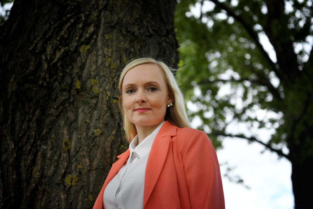 "Kyse olisi uudesta elvytysrahasta, jotta talous lähtisi taas kohenemaan", sanoo vihreiden puheenjohtaja, sisäministeri Maria Ohisalo. LEHTIKUVA / Antti Aimo-Koivisto