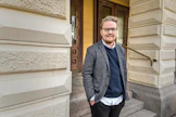 Aleksi Koivisto etsii Suomen Kylille niin yritysten kuin järjestöjen maailmasta uusia yhteistyökuvioita, joilla tuodaan mielikuvia maaseudusta nykytodellisuutta vastaaviksi.  "Suvaitsevaisuus ei lopu kehäkolmoselle", hän painottaa.