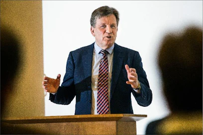 Venäjän eristäminen kasvattaa länsivastaisten voimaa, sanoo Suomalais-venäläisen kauppakamarin puheenjohtaja Esko Aho. Kari Salonen