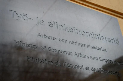 Yli puolet kokeiluun osallistuneista maahanmuuttajista työllistyi, kertoi työ- ja elinkeinoministeriö. Lehtikuva / Mikko Stig