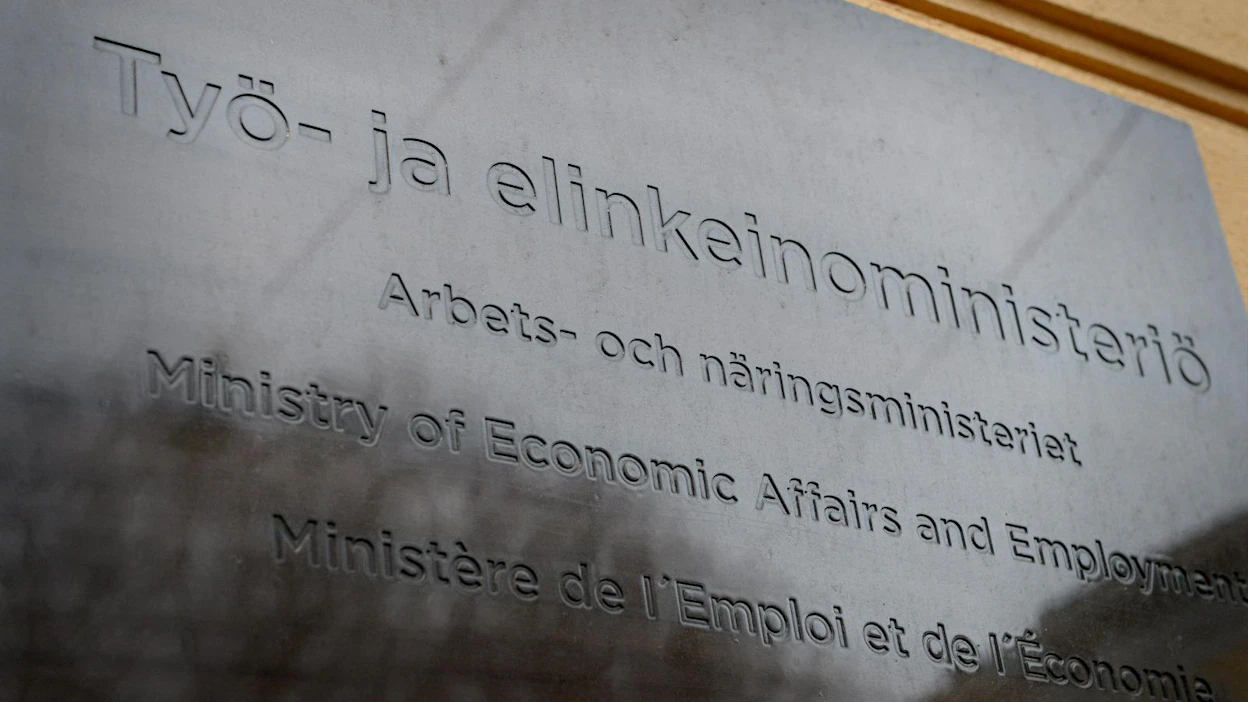 Yli puolet kokeiluun osallistuneista maahanmuuttajista työllistyi, kertoi työ- ja elinkeinoministeriö. Lehtikuva / Mikko Stig