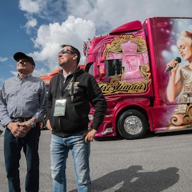 Lapualainen Erkki Ristimaa perusti Kuljetus Ristimaa Oy:n vuonna 1982, Juha Ristimaa jatkaa isänsä työtä. Alahärmän Power Truck Show’ssa on useita Ristimaan autoja. Yksi näyttävimmistä on vuosimallin 2013 Scania R560, jonka maalausten aiheena on Madonna.