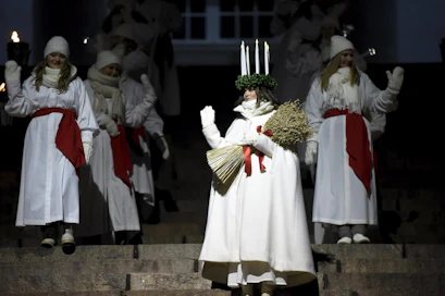 Lucia-neito on myös lapsiperheitä tukevan Lucia-keräyksen keulakuva. Kuva on viime vuodelta.