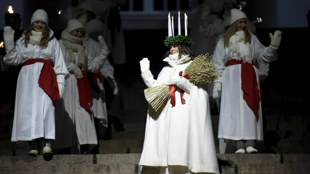 Lucia-neito on myös lapsiperheitä tukevan Lucia-keräyksen keulakuva. Kuva on viime vuodelta.