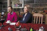 Oma matkailutila tukee myös yhtiön kaasuliiketoimintaa, kertovat Clas ja Sari Palmberg tallin yhteyteen rakennetussa ravintolassa. Marja Seppälä