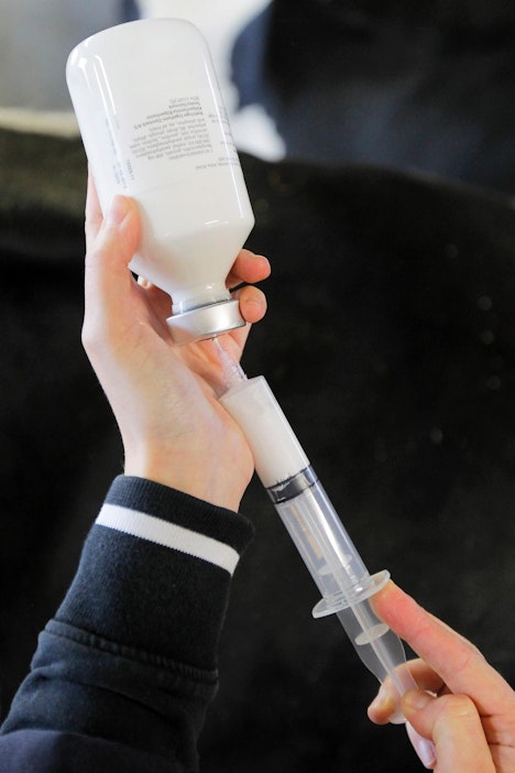 Bentsyylipenisilliiniä käytetään muun muassa utaretulehdusten hoitoon.