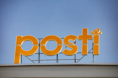 Posti aloitti huhtikuussa yhtä aikaa kahdet yt-neuvottelut.