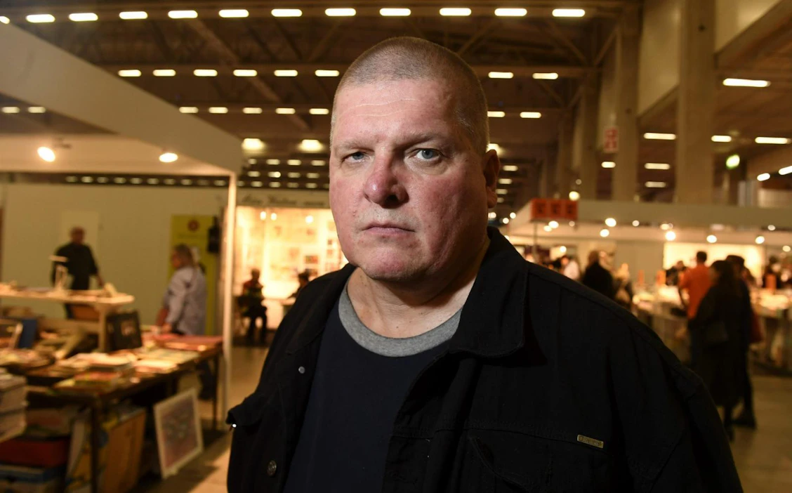 Jarkko Sipilä oli Suomen tunnetuimpia rikosjournalisteja sekä myös tuottelias ja palkittu dekkarikirjailija. Kuva on vuodelta 2019.