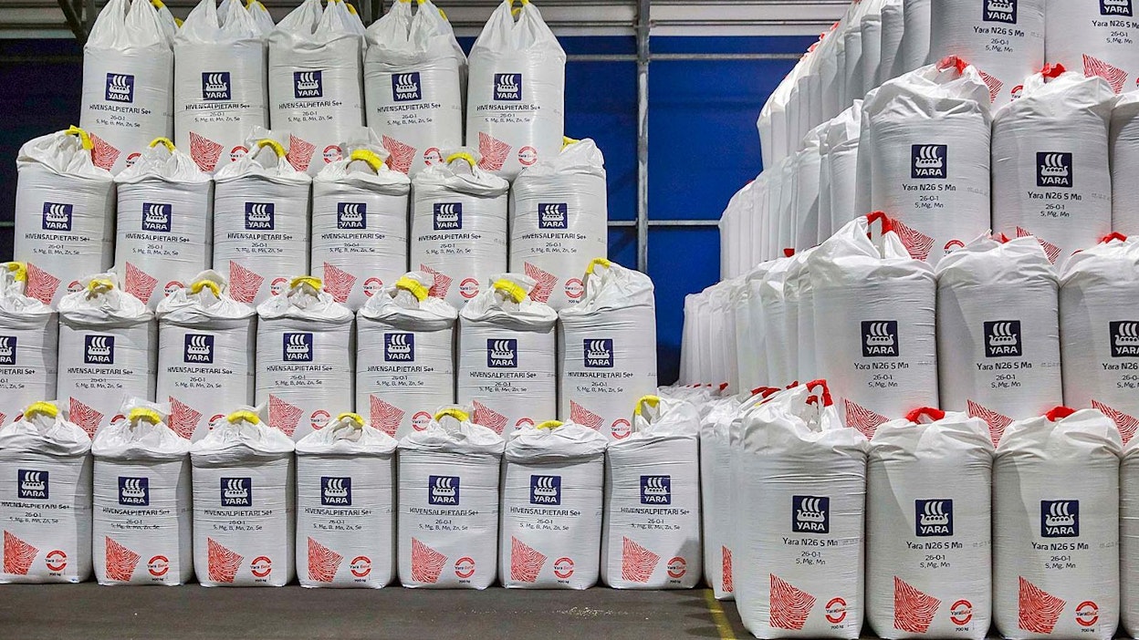 Lannoitteiden maailmanmarkkinahinnat ovat poikkeuksellisen kalliita. Merkkejä käänteestä on, mutta tuotantoseisokkien takia lannoitteista povataan pulaa keväällä.