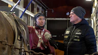 Janita Luttunen kertoo Kari Lähdekorven haastattelussa tallinsa toiminnasta ja elämästään.