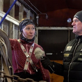 Janita Luttunen kertoo Kari Lähdekorven haastattelussa tallinsa toiminnasta ja elämästään.