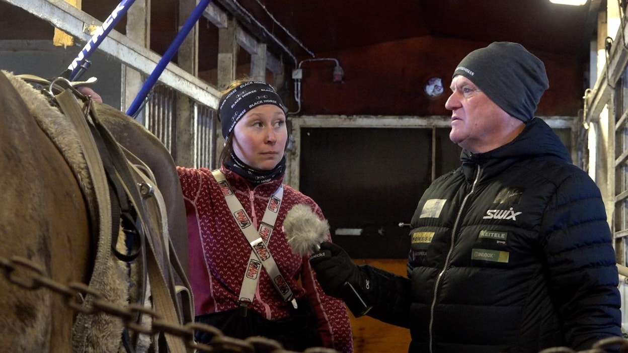 Janita Luttunen kertoo Kari Lähdekorven haastattelussa tallinsa toiminnasta ja elämästään.