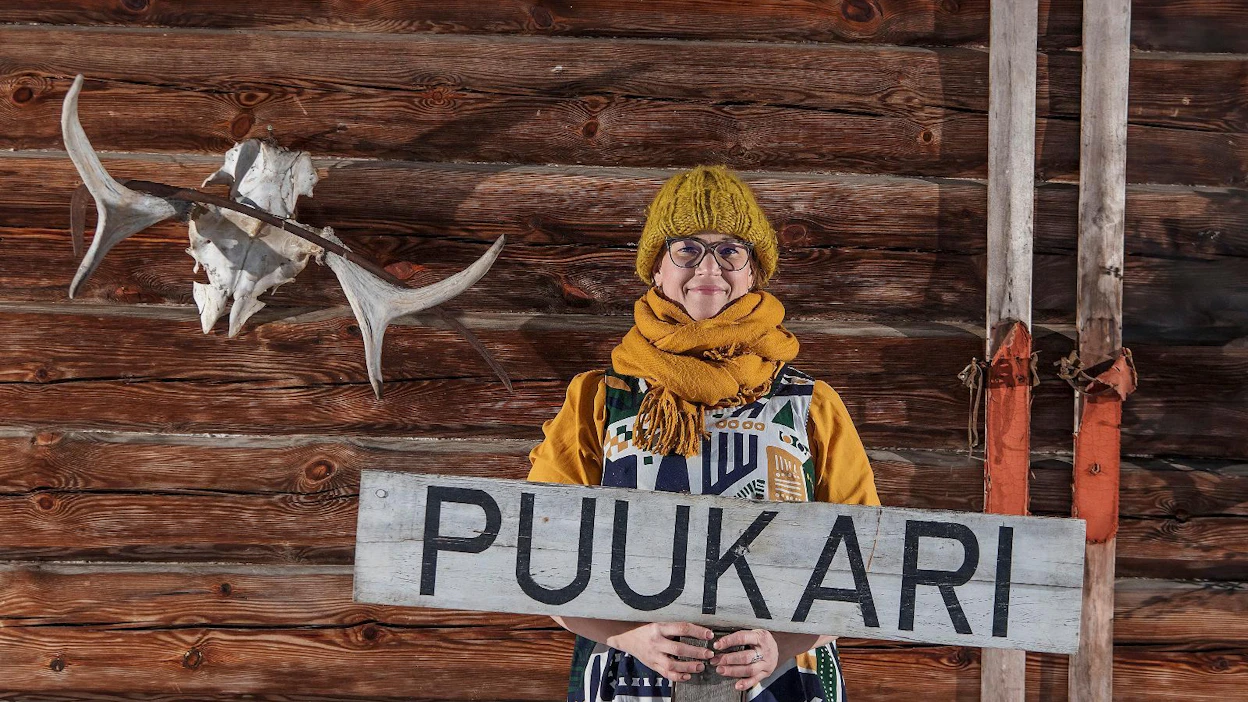 Anni Korhonen sai alkuvuonna vinkin, että jos hän olisi järkevä, hänen kannattaisi etsiä miestä Maajussille morsian -sarjan kautta. "En ole järkevä. Uskon romanttiseen rakkauteen, kahden ihmisen väliseen ihmeelliseen kemiaan ja luottamukseen."