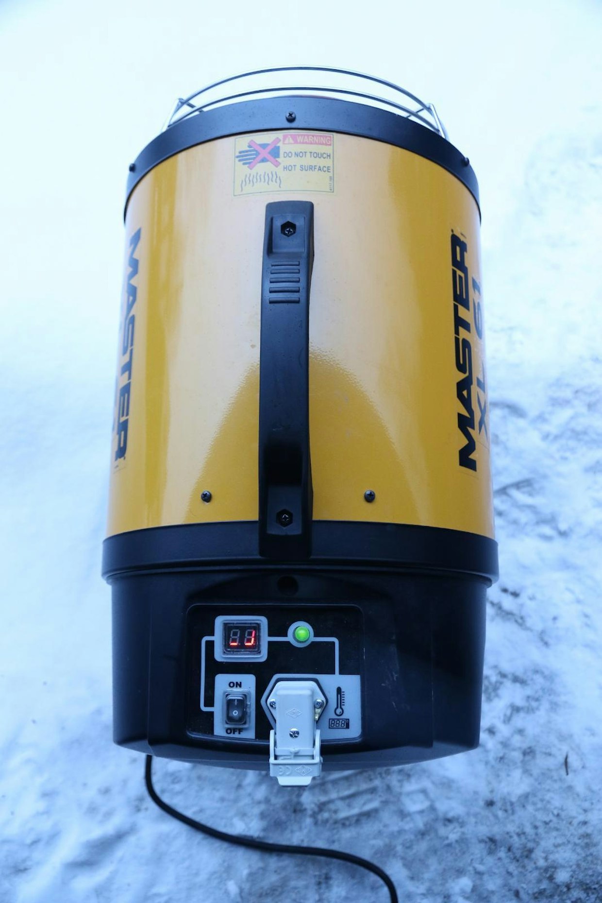 Masteriin voidaan liittää myös termostaatti. Lämmittimen tehoksi ilmoitetaan 17 kilowattia.