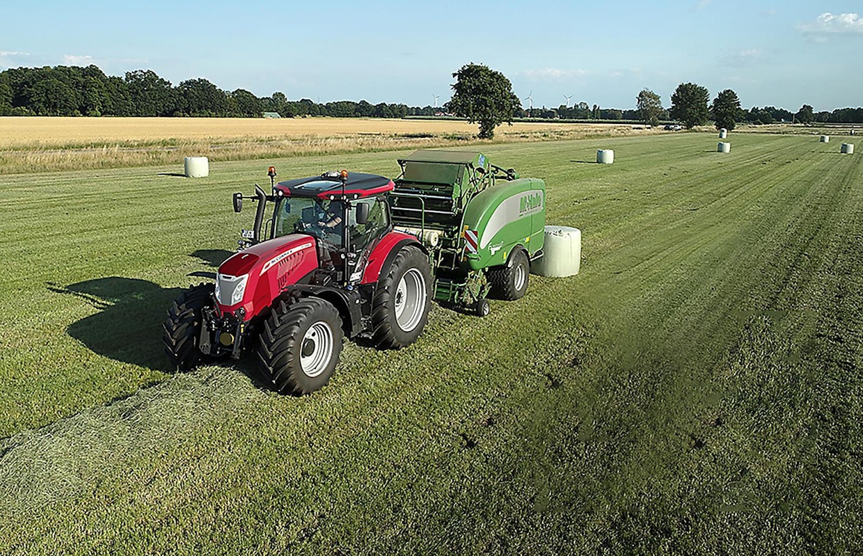 McCormickin X7-sarja on valmistajan toisiksi suurin mallisarja X8-mallien jälkeen. Maksimiteholtaan 240-hevosvoimainen ja portaattomalla voimansiirrolla varustettu McCormick X7.624 VT Drive osallistuu kilpailun pääsarjaan.