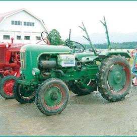 Holder B10 Cultitrac -traktoria valmistettiin vuosina 1953-57, Holder Maschinenfabrik GmbH, Grunbach bei Stuttgart, Länsi-Saksa.