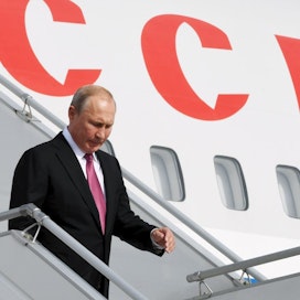Venäjän presidentti Vladimir Putin saapui Helsingin-työvierailulleen kaksi tuntia myöhässä aikataulusta. LEHTIKUVA / JUSSI NUKARI