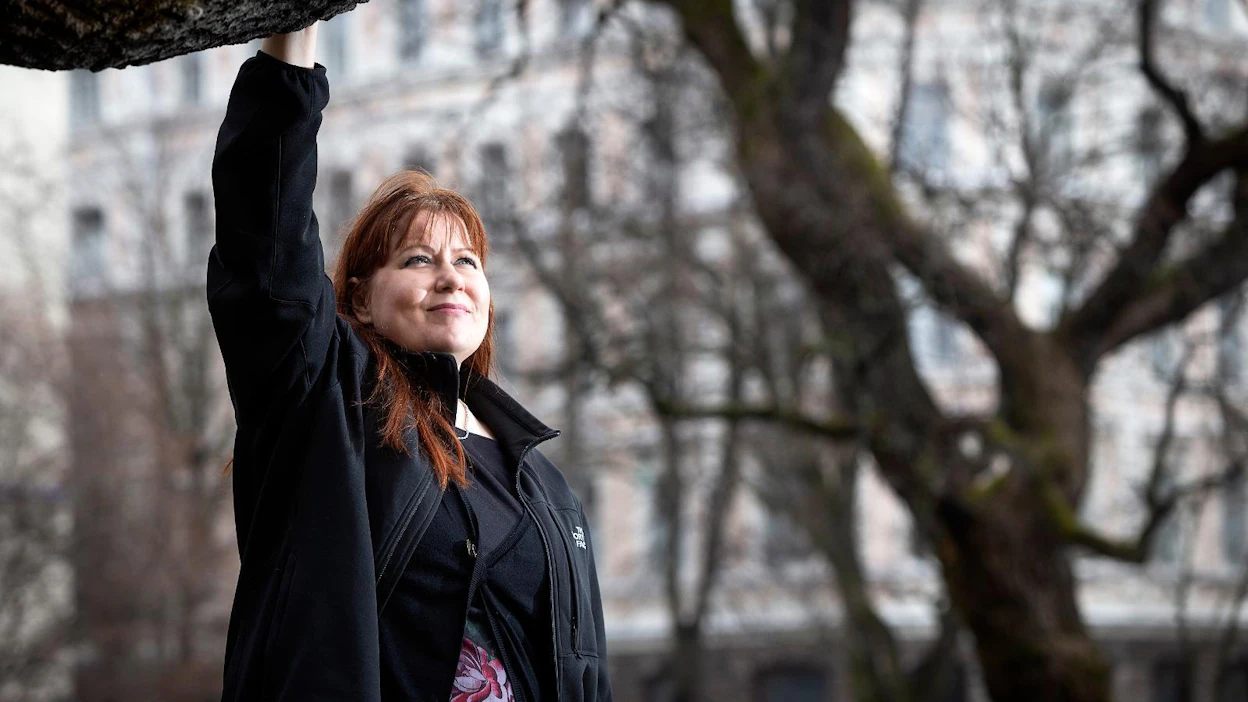 Elina Hiltuselle masennuslääkkeillä oli toipumisessa olennainen rooli. ”Muihin sairauksiin lääkkeiden ottaminen on suotavaa, mutta masennuksesta pitäisi päästä yli kuin ihmeen kaupalla.”