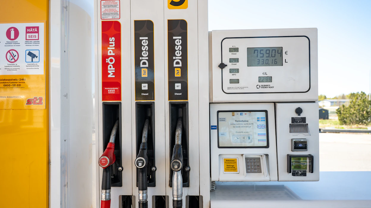 Polttoaineen sekoitusvelvoitteen kasvu nostaa etenkin dieselpolttoaineiden hintoja.