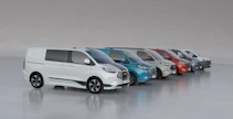 Vuoden merkittävin uutuuslanseeraus on täysin uuden Ford Transit Customin esittely. Ensiksi syksyllä on vuorossa dieselmallit sekä kauan odotettu nelivetoversio. Vuoden 2024 puolella esitellään ladattava hybridi sekä täyssähköinen versio.