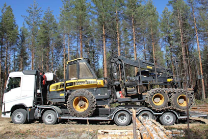 Volvon päälle rakennettu lavetti jossa akselimassat jakaantuvat 9 tn + 9 tn + 10,45 tn + 10,45 tn + 9,1 tn. Kokonaismassa on 44 000 kg.
