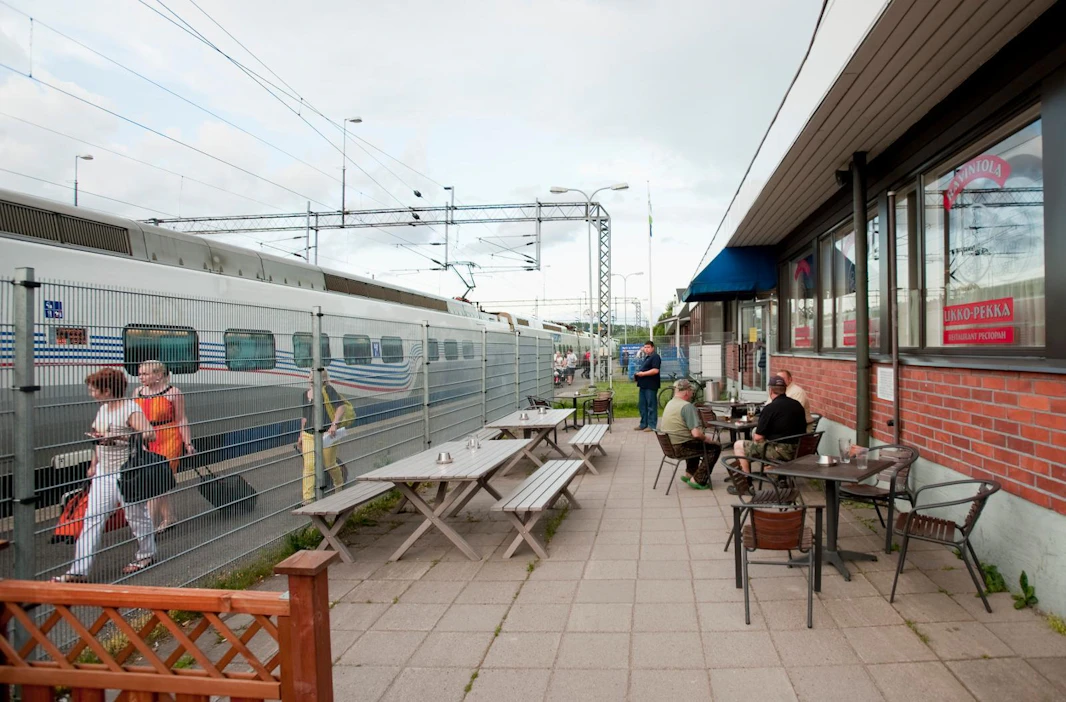 Suomi voisi edistää Venäjän ja EU:n välistä matkustamista, ehdottaa europarlamentaarikko Petri Sarvamaa. Arkistokuva on Lappeenrannan Vainikkalasta, missä on Venäjälle suuntautuvan rautatieliikenteen viimeinen Suomen puolella sijaitseva rautatieasema.