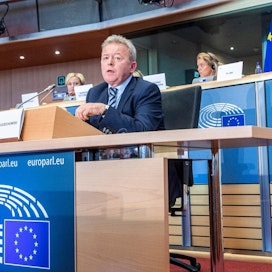 Janusz Wojciechowskin tie komissaariksi alkoi kivisesti. EU-parlamentin mepit eivät hyväksyneet häntä ensimmäisellä kuulemiskerralla, vaan tarvittiin toinen kuuleminen.
