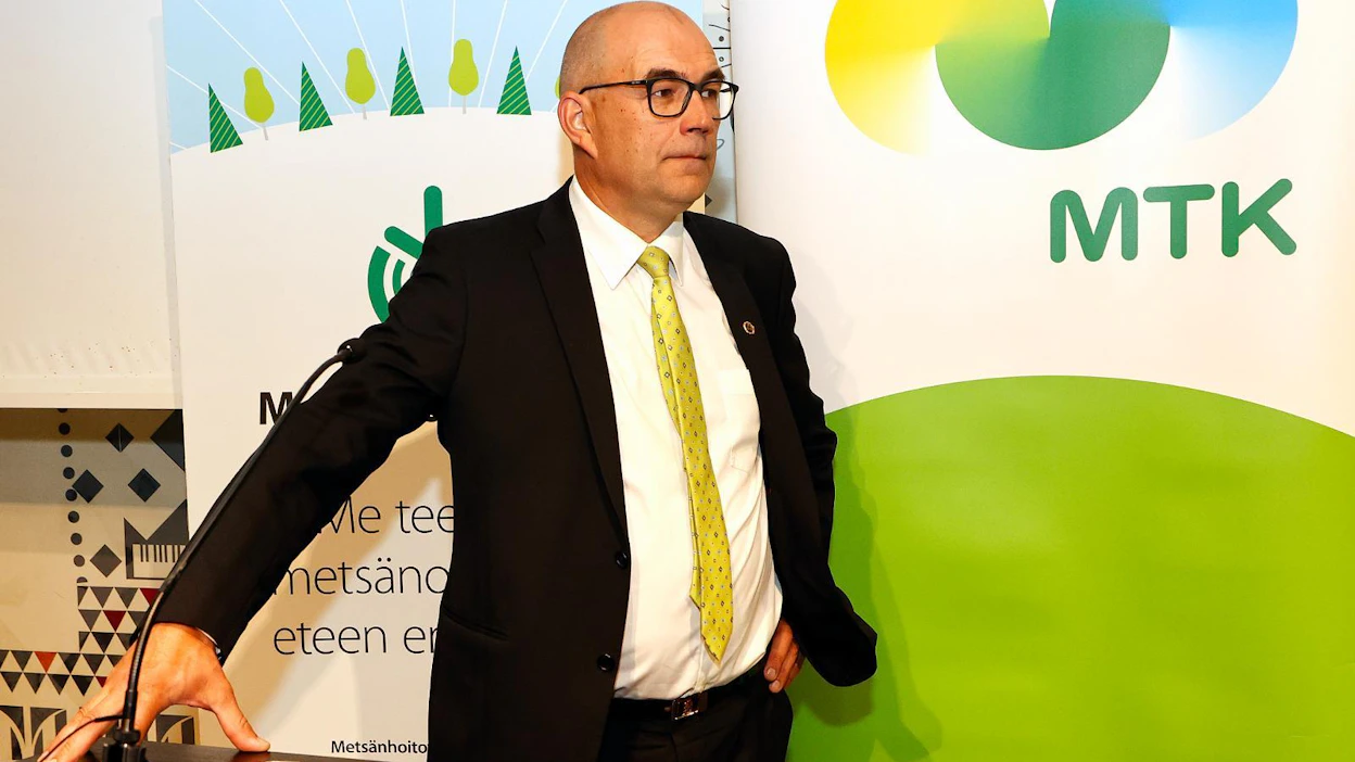 Kaavoituksella harjoitettava suojelupolitiikka ei voi MTK:n metsävaltuuskunnan puheenjohtajan Mikko Tiirolan mukaan jatkua nykyisellään. "Maanomistajia on kuultava suoraan, suojelulla tulee olla lakiin perustuva peruste ja päätöksistä pitää tarvittaessa pystyä valittamaan", Tiirola sanoi tänään Tampereella.
