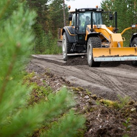 Metsänomistajat ovat huolissaan alemman tieverkoston kunnosta ja metsätalouden kuljetusten toimivuudesta.