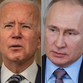 USA:n presidentti Joe Biden (vas.) sanoi tv-haastattelussa uskovansa Venäjän presidentin Vladimir Putinin olevan tappaja ja että tämä joutuu maksamaan yrityksistään mustamaalata Bidenia viime vuoden presidentinvaalien alla. Lehtikuva/AFP