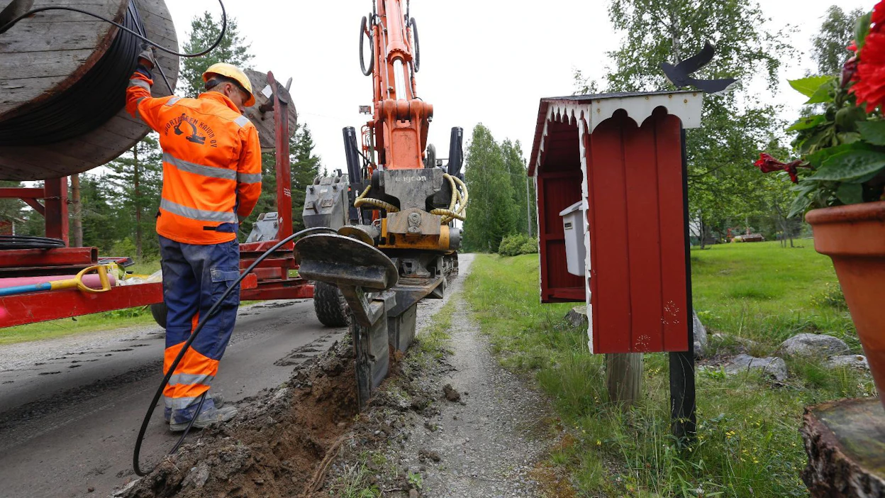 Toimintavarma tietoyhteys poistaa etäisyyksiä ja parantaa arjen sujuvuutta, muistuttaa Valo-palkinnon saanut Seppo Alatörmänen.