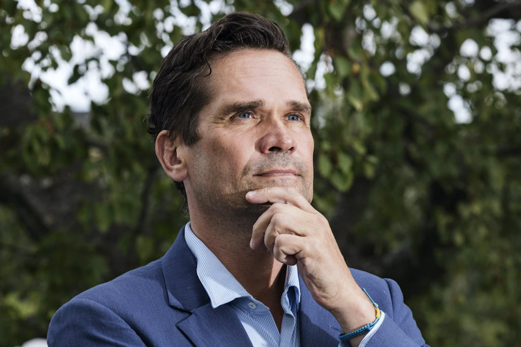 Mika Aaltola tavoittelee presidentin tehtävää valitsijayhdistyksen kautta.