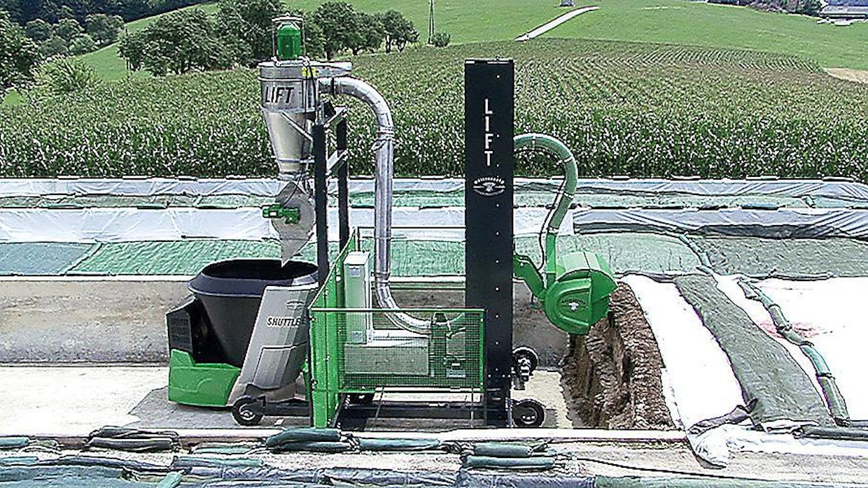 Wasserbauerin NANO-ruokintarobotti yhdistää automaattisen rehunjaon ja automaattisen rehun irroituksen.