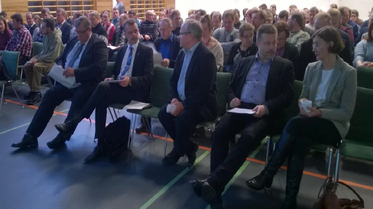 Ilmeet olivat vakavia maanantaina, kun MTK Pohjois-Suomen syyskokous oli koolla Utajärvellä. Eläinsuojelulain uudistukseen tarvitaan tuottajanäkemystä.