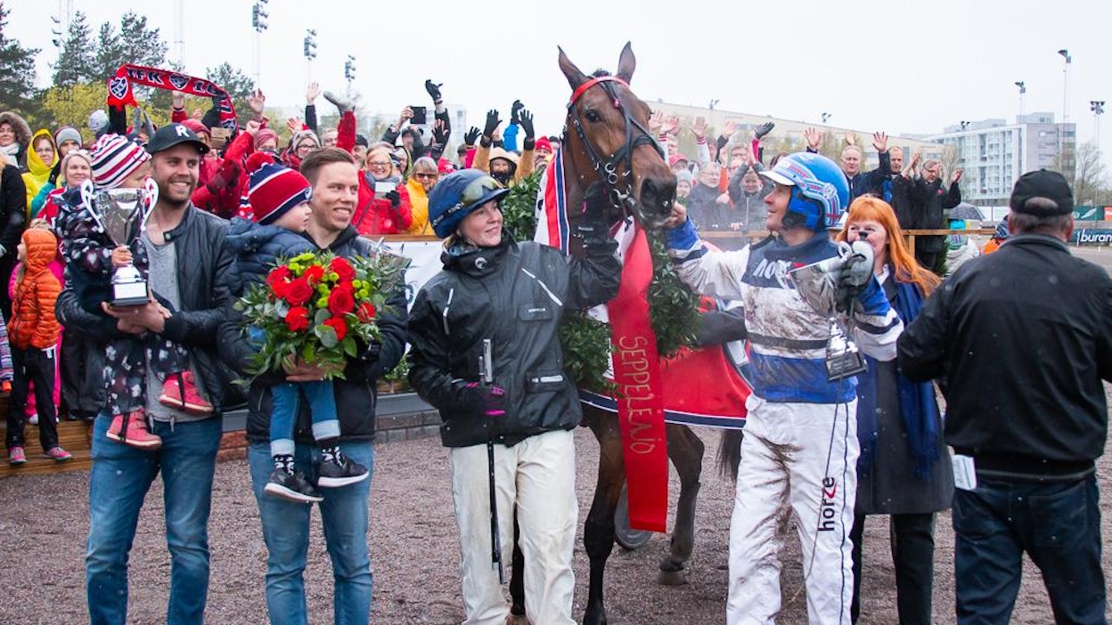 Lähes voittamaton joukkue Mascate Match, Pekka Korpi, tamman uskollinen hoitaja Hanna Rakkolainen ja Raviliiga HIFK on nyt kohdannut epäonnea.