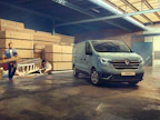 Uudistuneet Renault Traficin tunnistaa uudistuneesta keulailmeestä, jossa hallitsevina ovat uudet LED-ajovalot sekä puskurin ja maskin yhdistelmä.